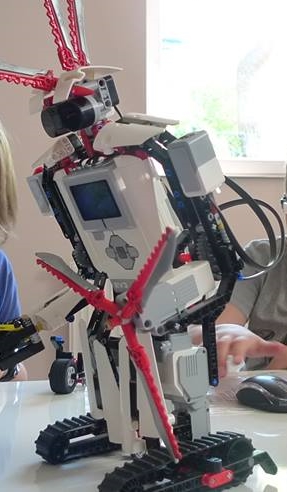 roboty z klocków lego FB EduPunktRobotykadladzieci1 zm